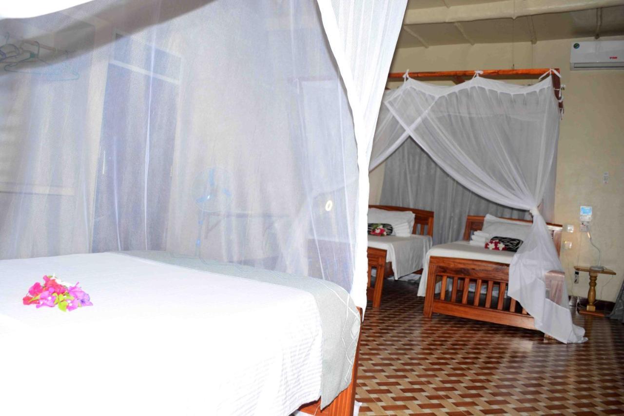 Meremeta Lodge Utende Luaran gambar