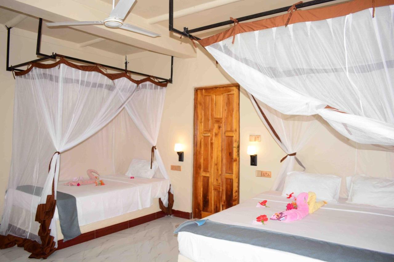 Meremeta Lodge Utende Luaran gambar