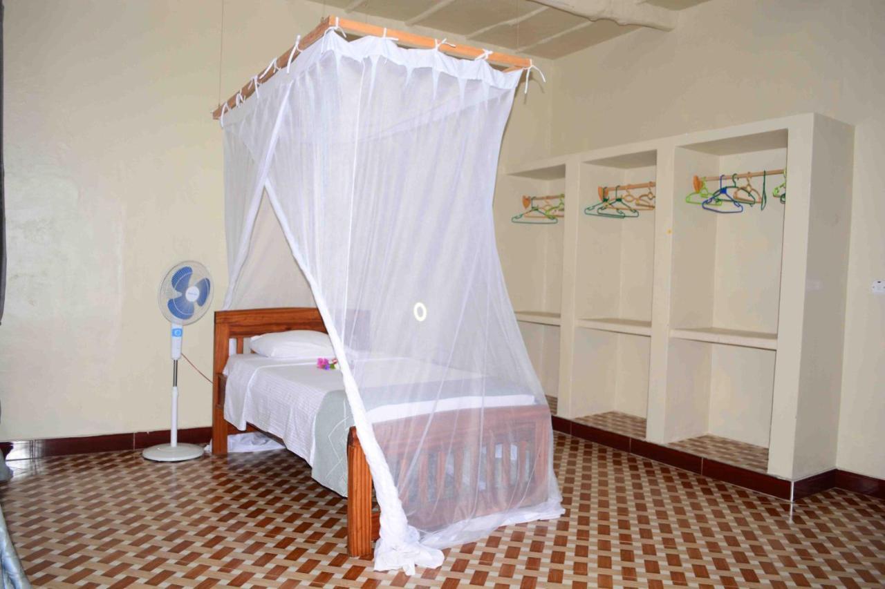 Meremeta Lodge Utende Luaran gambar