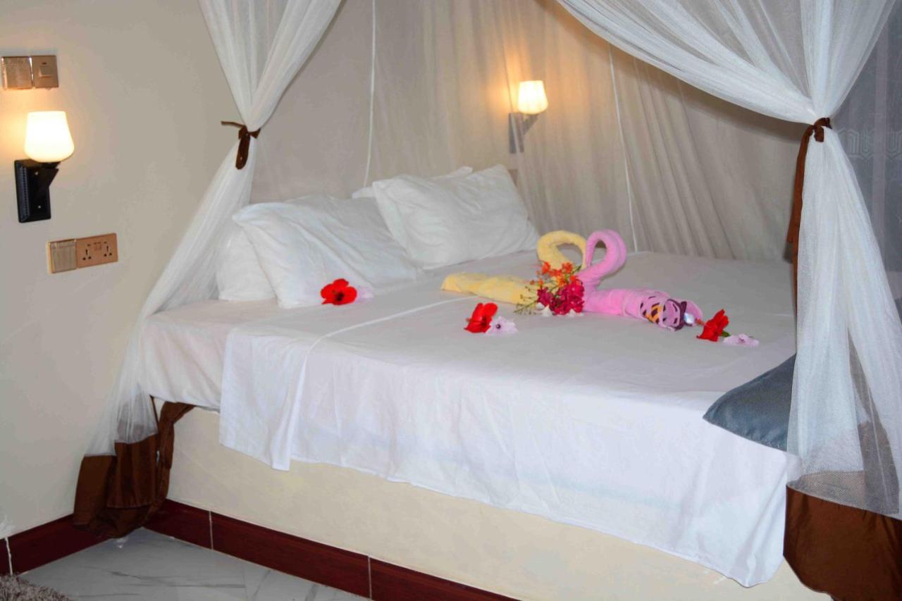 Meremeta Lodge Utende Luaran gambar
